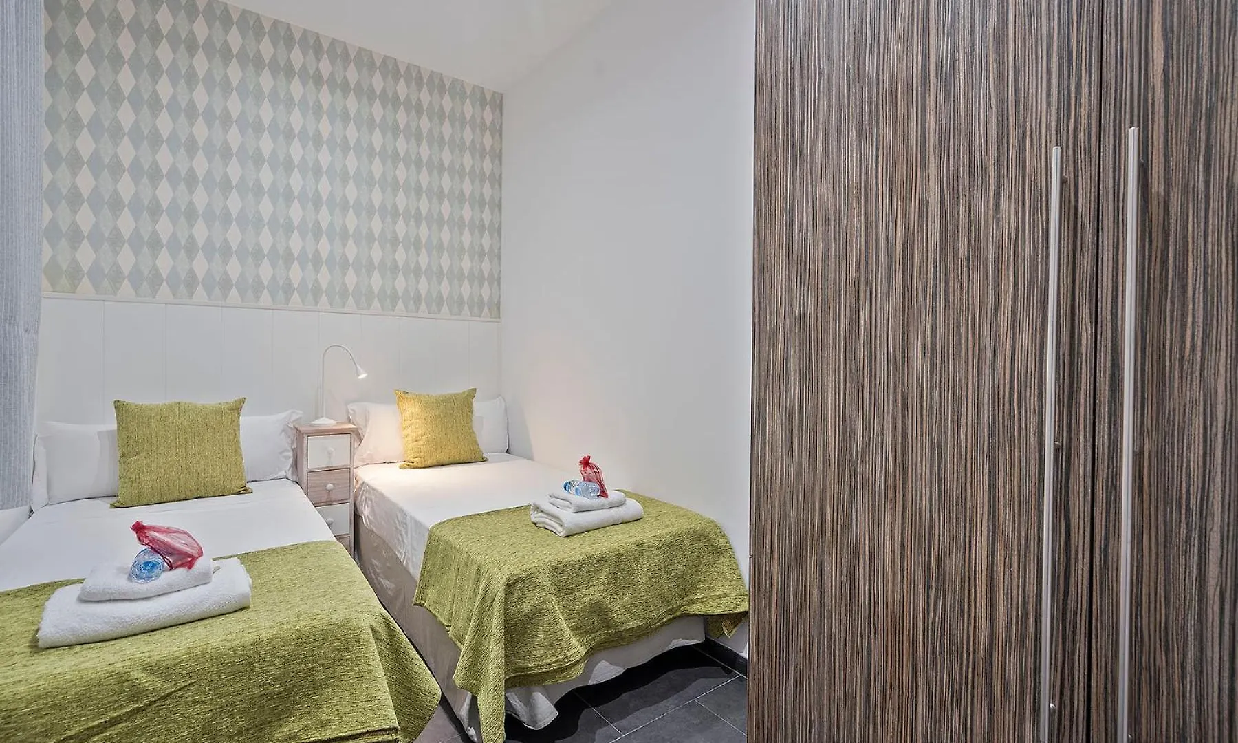 Alcam Colon Apartment Barcelona 0*,