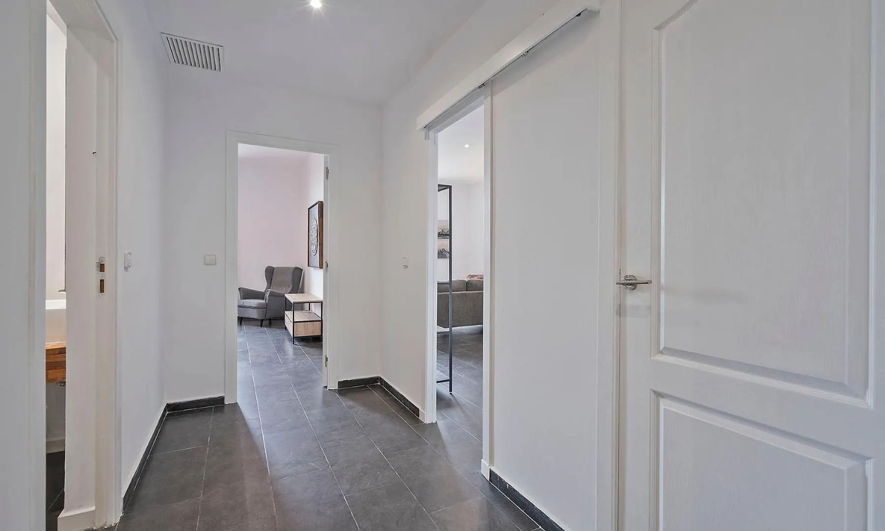 Alcam Colon Apartment Barcelona Spain